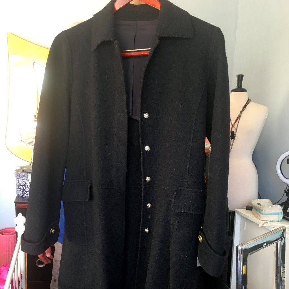 Women black color slim mid-length thin woolen coat